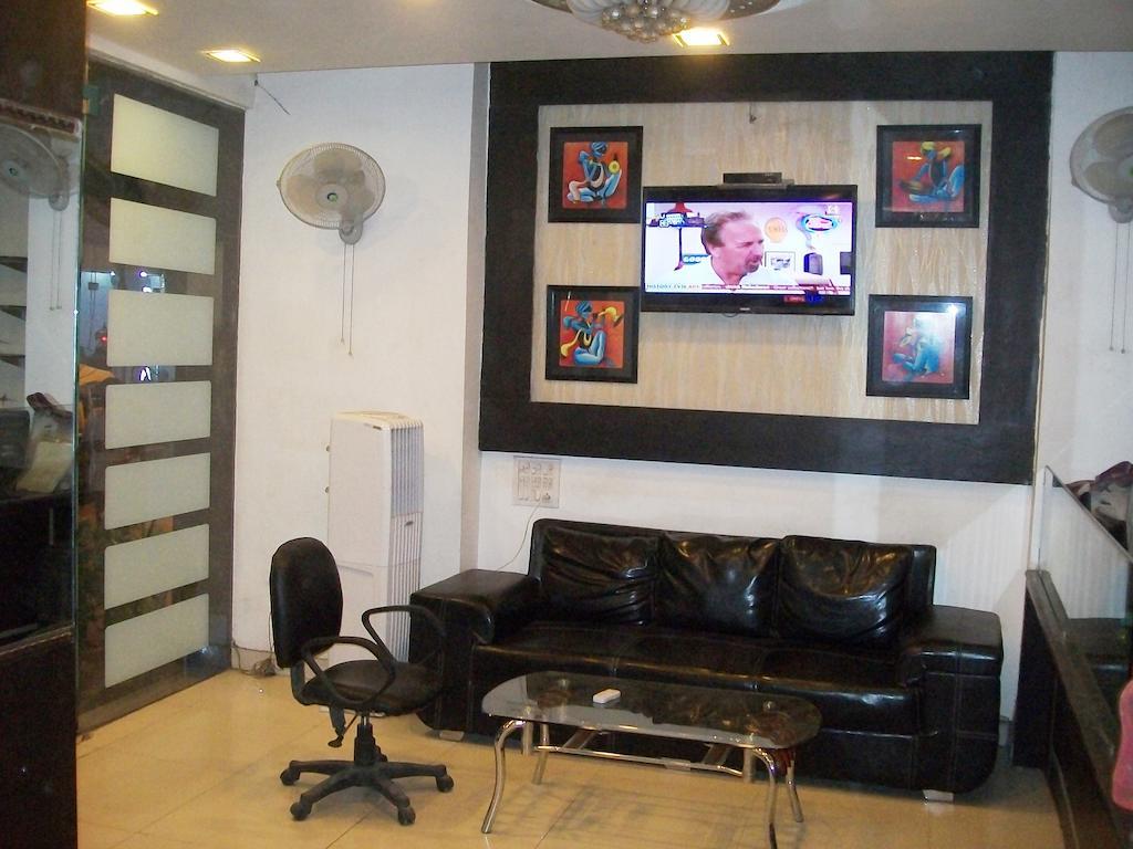 Hotel Milan Continental Delhi  Buitenkant foto