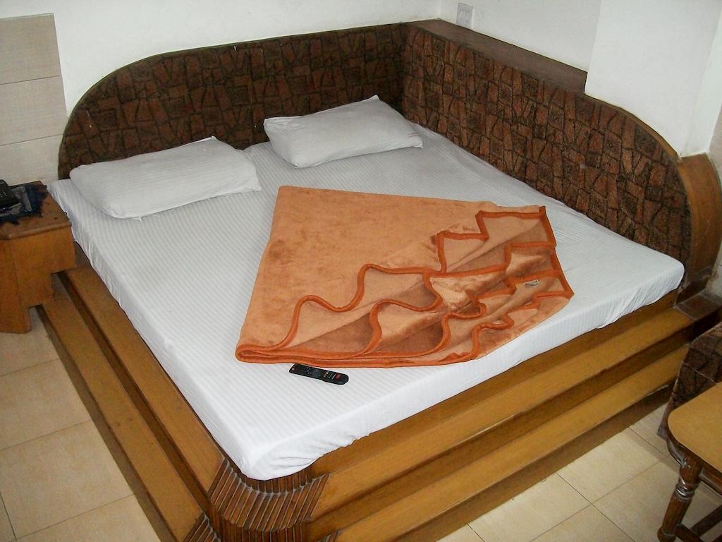 Hotel Milan Continental Delhi  Kamer foto